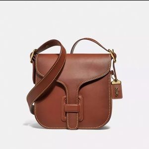 COACH COURIER BAG - WOMEN'S IN BRASS/1941 SADDLE